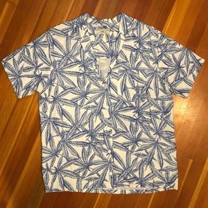 Urban Outfitters Trent short sleeve button down shirt XL EUC